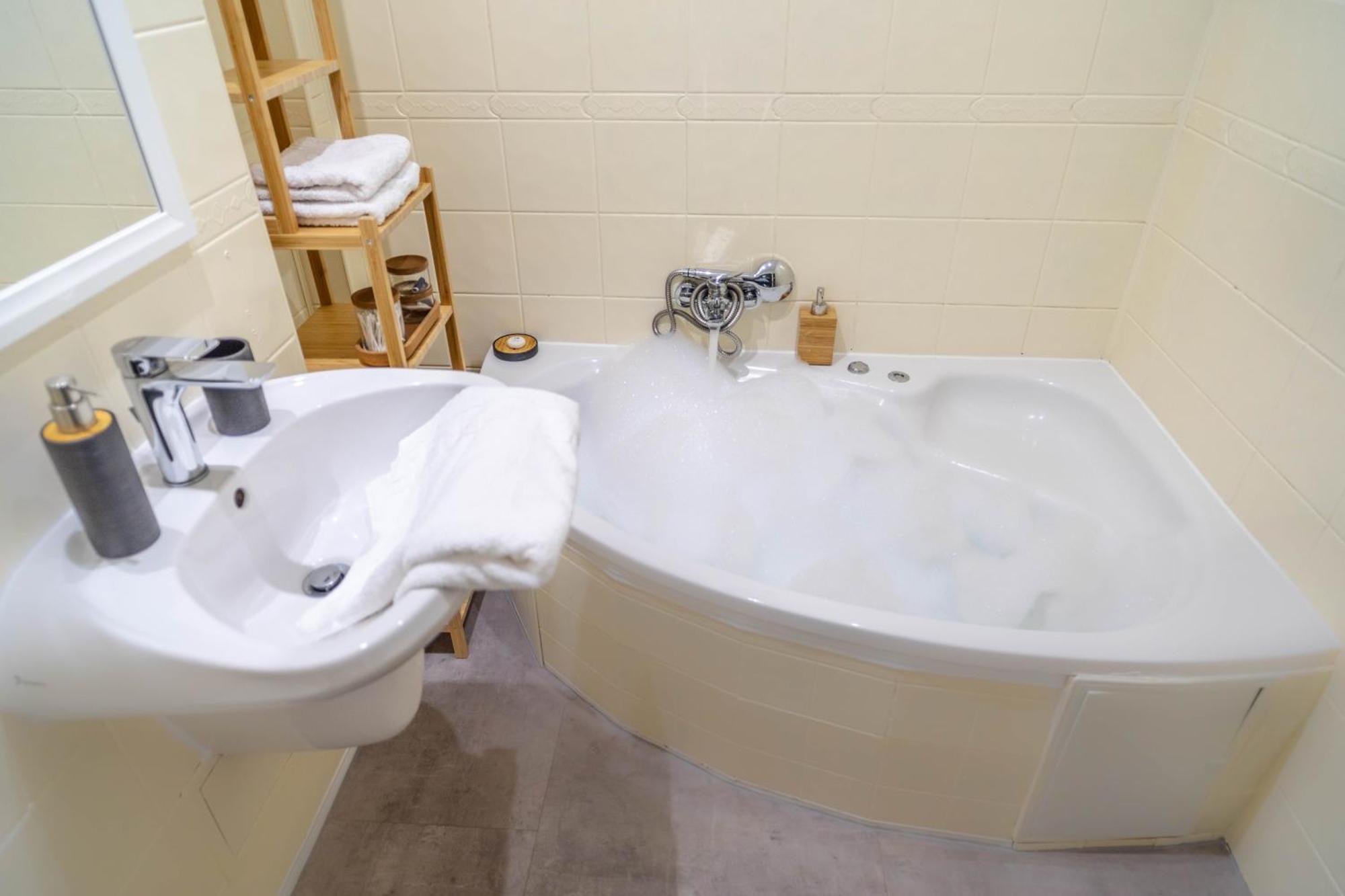 Bird Nest 2 Room Apartment Бухарест Екстер'єр фото